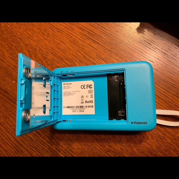 Polaroid SNAP Instant Digital Camera - Picture 4 of 5